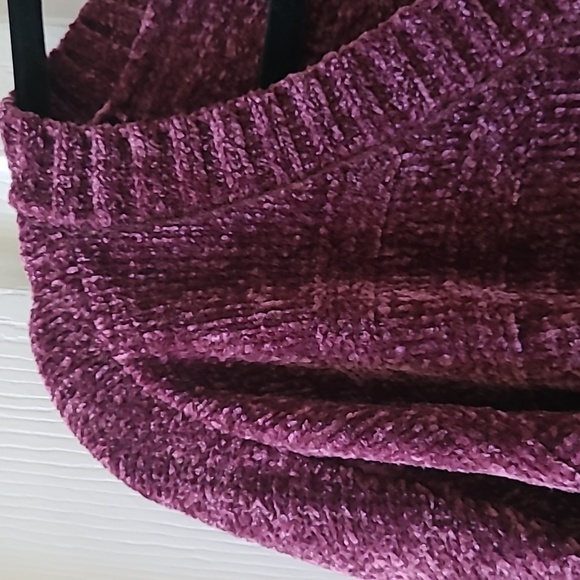 SO BRAND WOMENS JUNIOR CHENILLE PLUM V-NECK PULLOVER SWEATER SIZE MEDIUM - Picture 6 of 16